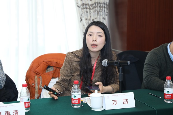 09f57ad4bb764ee9999a24722d69c701.jpg 万喆.JPG